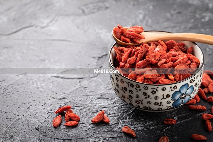 排大便先干后稀怎么回事？原来是胃强脾弱在作祟