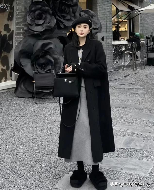 厚黑美学杀回穿搭圈！秋冬顶流，简约高级还显白