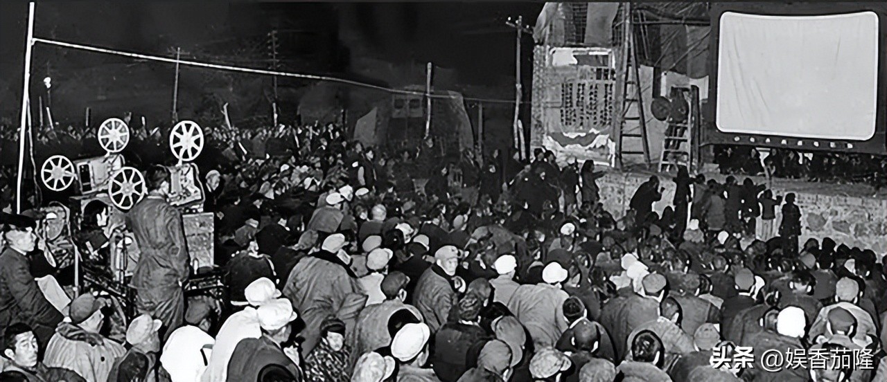 70年代回忆杀：冰棍、小贩、露天电影，那些难忘的老时光