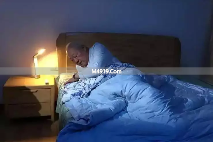 日常养生睡前泡脚有讲究，方式不对小心身体吃不消