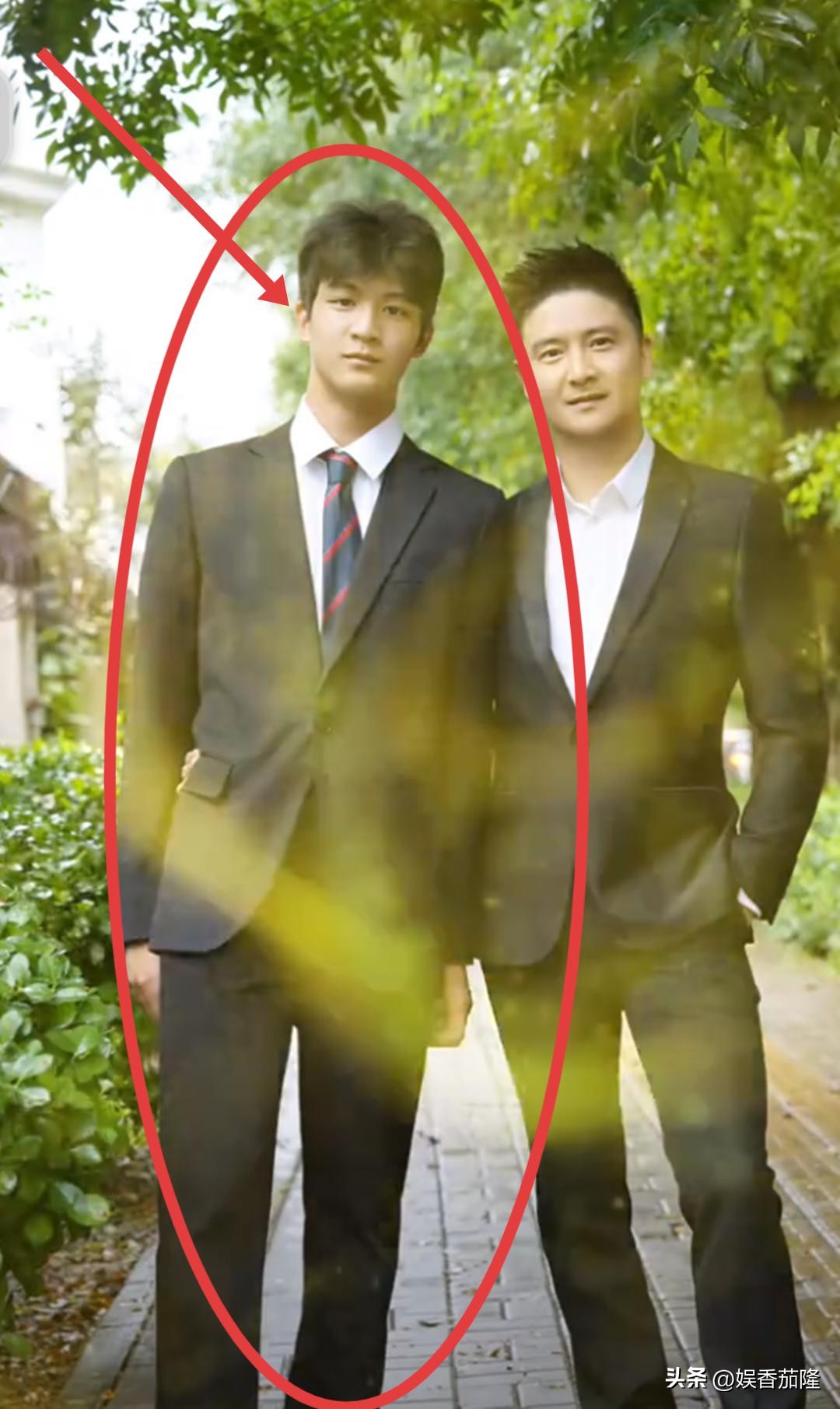 田亮儿女颜值高运动棒，小亮仔长大帅气，森碟网球成绩好