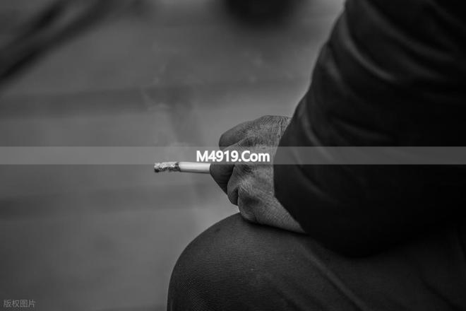 前列腺增生别怕喝酒吃辣，先把烟戒了，这些动作能降风险