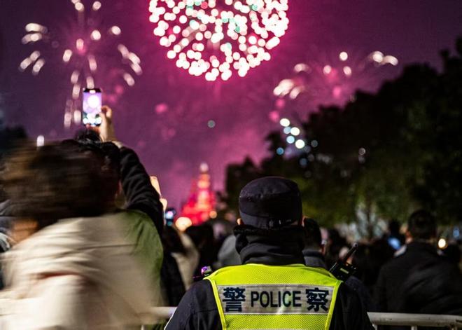 浦东新春活动多，警方全方位守护让市民游客安心过年