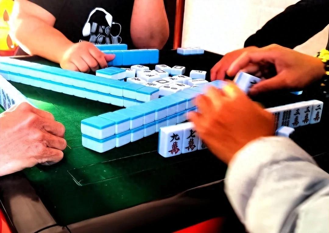 春节返乡注意！村里游手好闲者设局，专骗打工返乡人打牌钱