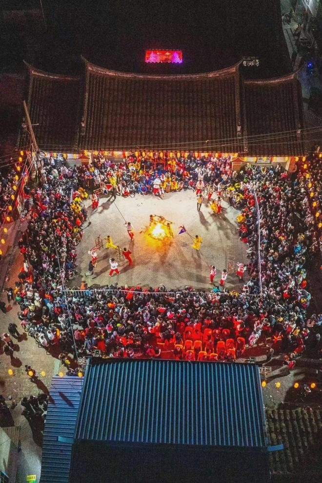 莆田超长超火元宵节背后：独特年俗藏家国血色记忆与文化传承