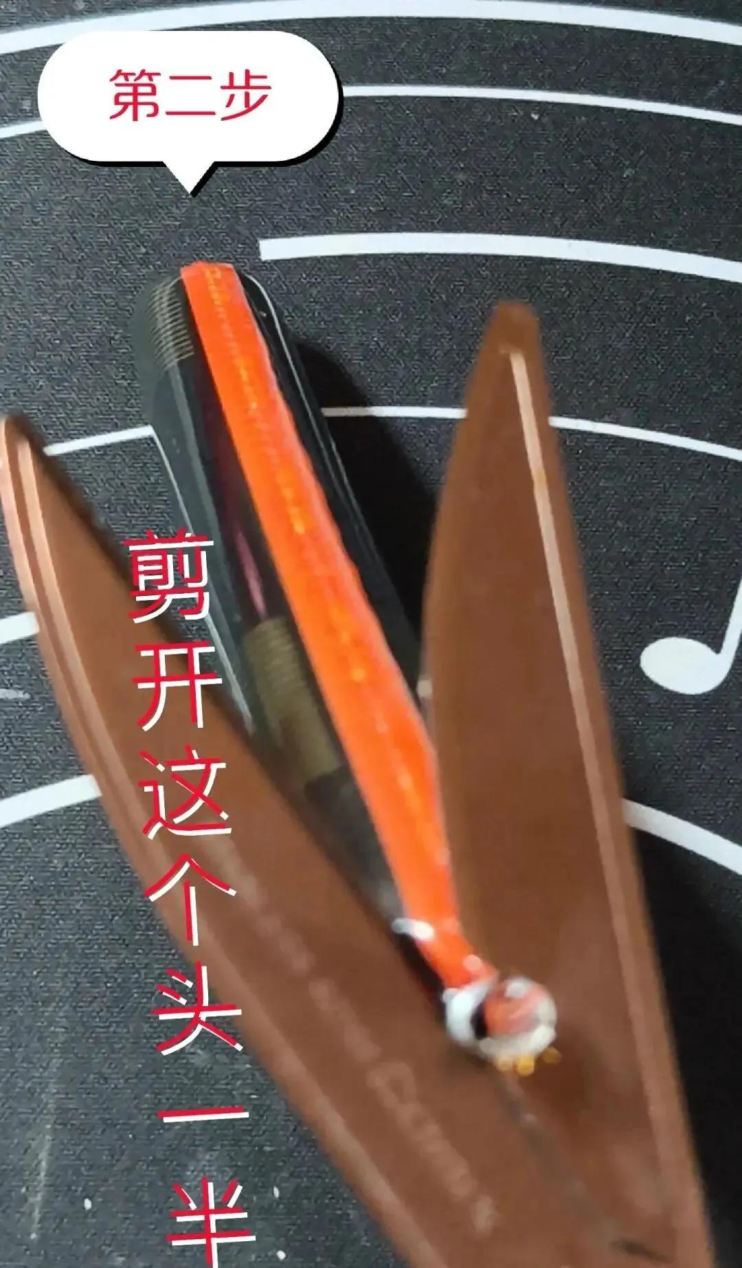 揭秘常被骂蠢的设计真相，如开火腿肠和新袜子小铁钩用法