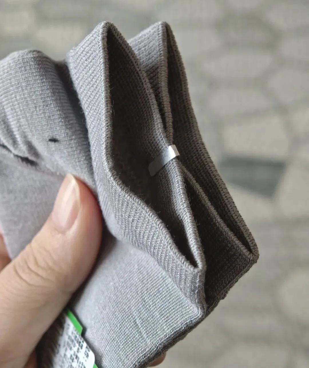 揭秘常被骂蠢的设计真相，如开火腿肠和新袜子小铁钩用法