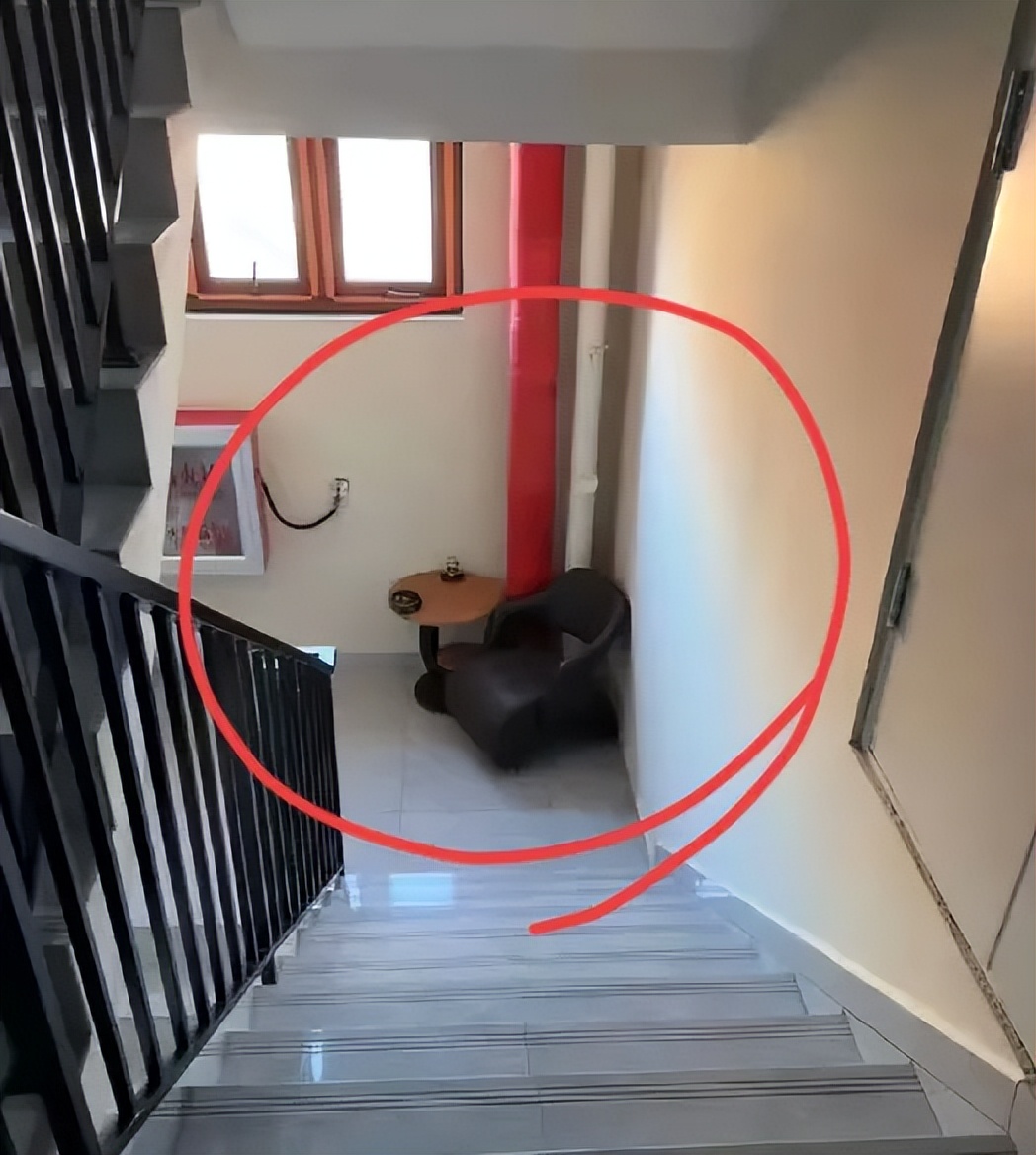 受不了二手烟？居民楼楼道吸烟投诉多，试试友好沟通提诉求