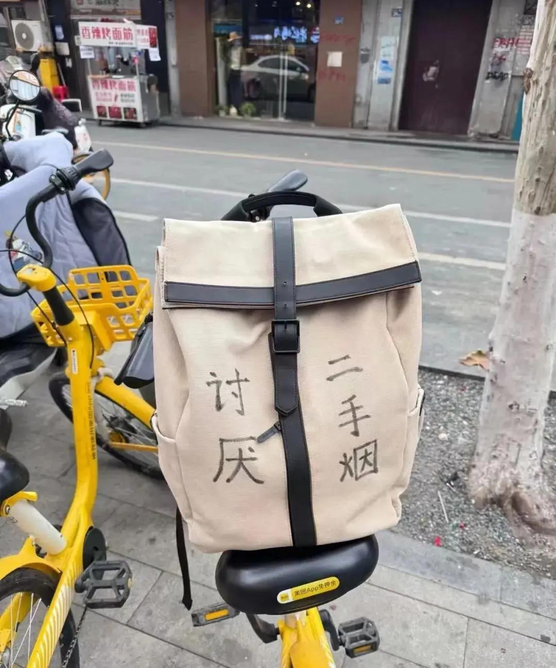 邻居阳台抽烟怎么解决_邻居在楼道里和自家阳台上抽烟,凭什么让我吸“二手烟”?_