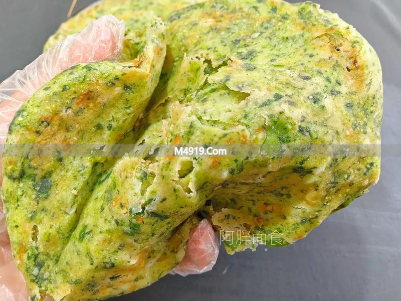 菠菜葱花饼做法超简单，外酥里软，四季可换菜做