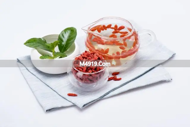 枸杞和茶叶能一起泡吗？成分无冲突，营养口感还互补