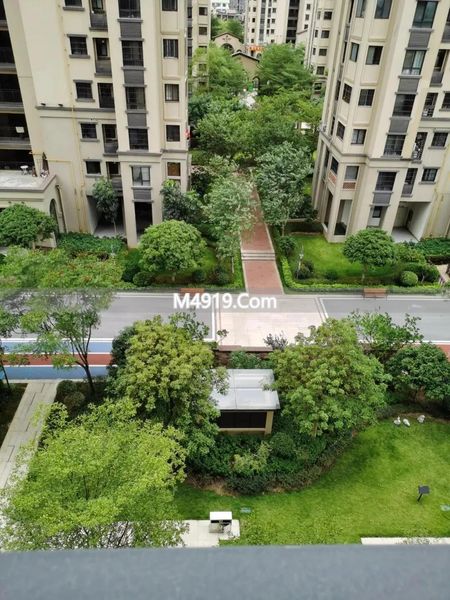 _人从众公司_大累赘什么意思是什么意思