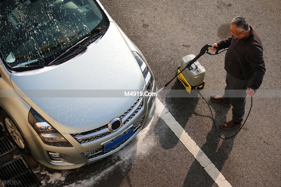 高人预测：未来三年，越来越多人会买“新能源汽车”，原因很简单_高人预测：未来三年，越来越多人会买“新能源汽车”，原因很简单_