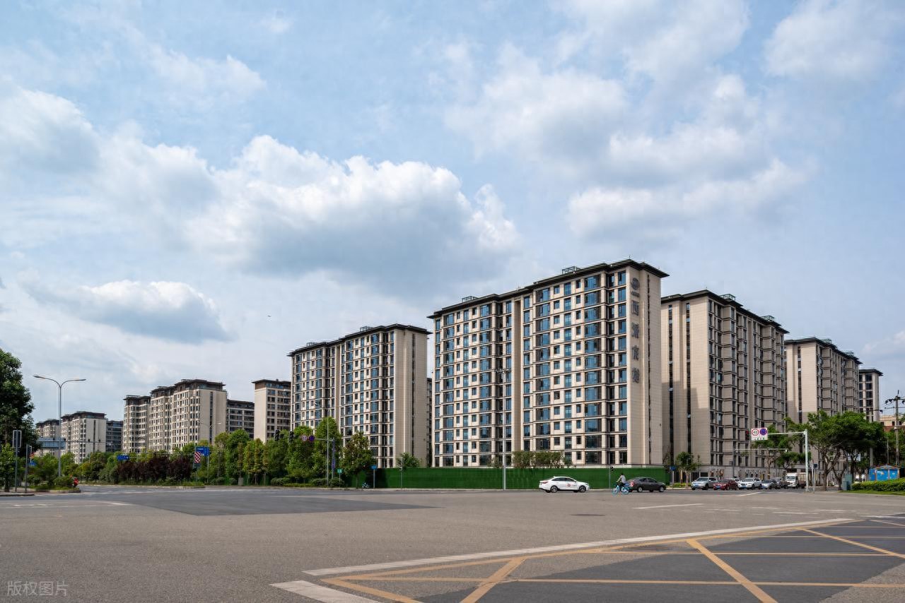 房价走势分析：不会一直跌，未来或走向两种极端结局