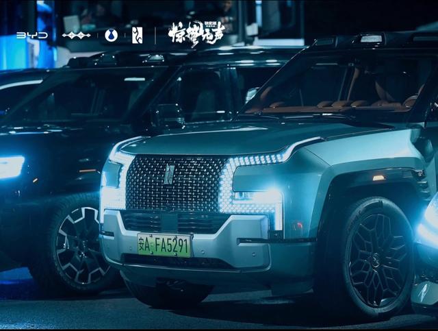 惊蛰无声热映！比亚迪多款车型成国安小队座驾亮点十足
