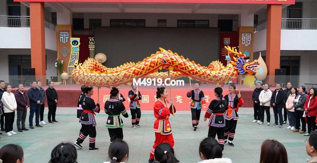 达州校园艺术节：非遗板凳龙等巴文化表演燃爆全场