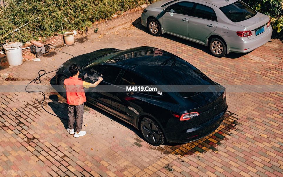 洗车故意把车划坏__洗车工故意把车子弄花