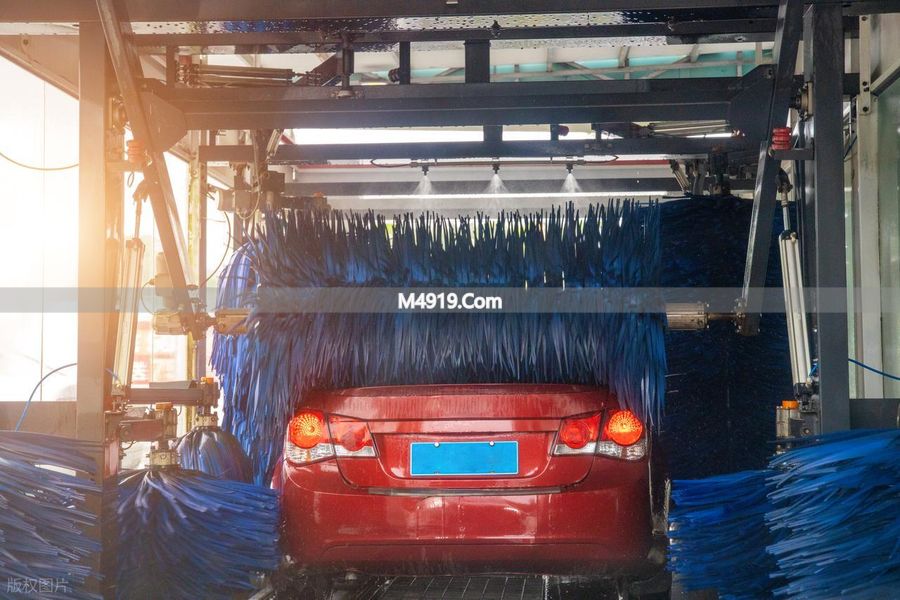 洗车工故意把车子弄花__洗车故意把车划坏