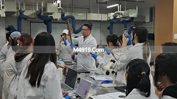 70后文保大工匠张珮琛：修文物像破案，网吸400万粉