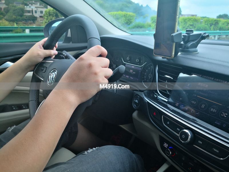 _为何一上高速就想睡觉，不是你不累，而是中了这3个“陷阱”_为何一上高速就想睡觉，不是你不累，而是中了这3个“陷阱”