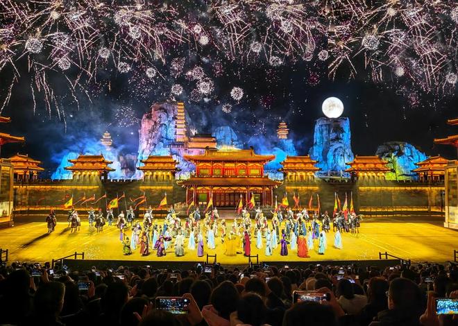 春节山东临沂琅琊古城马秀爆火，家国热血与视听完美结合