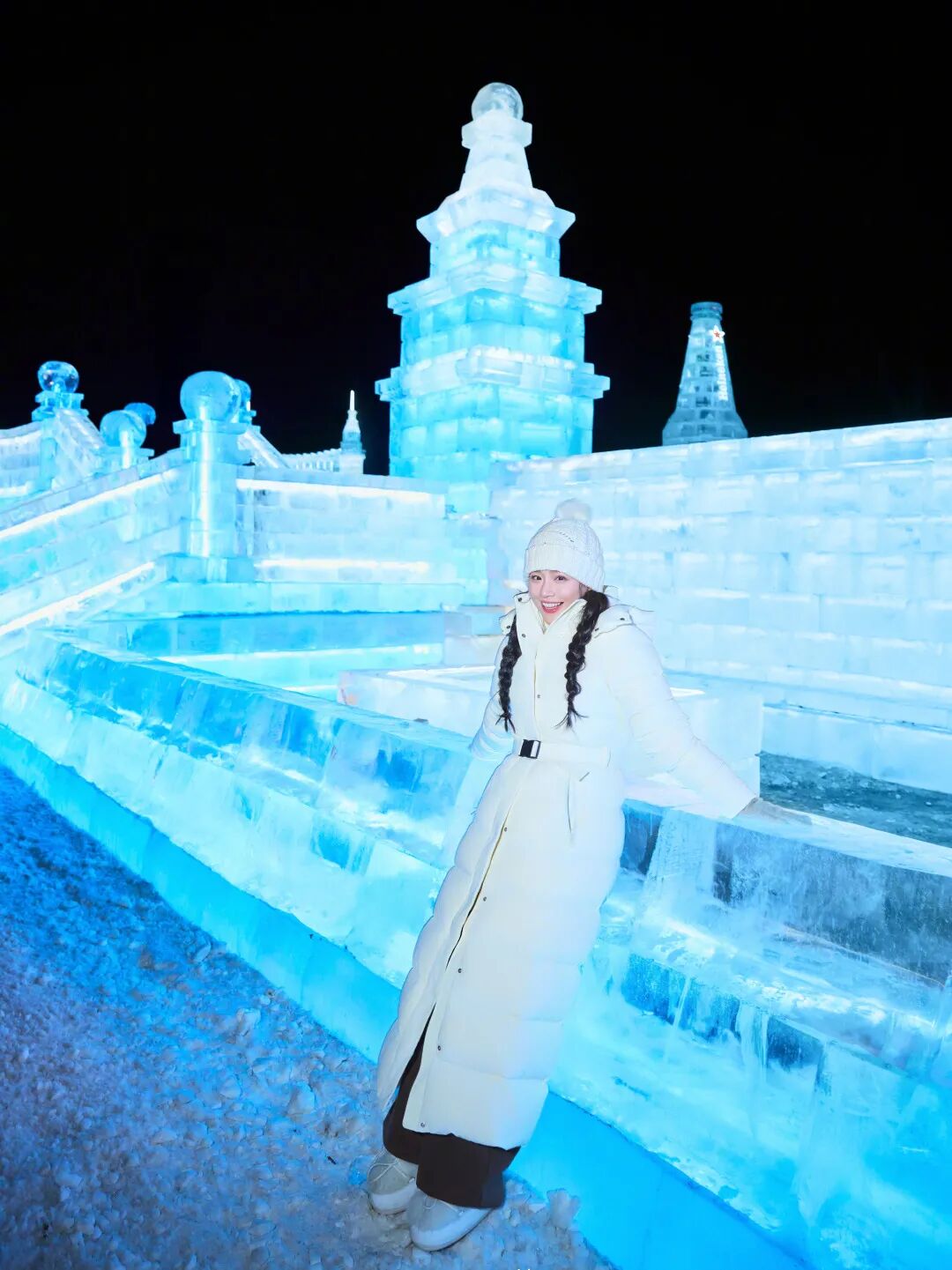 风衣夹克怎么穿？看明星示范，轻松打造时髦感与不同风格