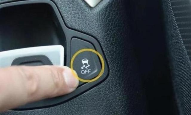 日产轩逸防滑系统超厉害！紧急刹车稳如老狗全靠它