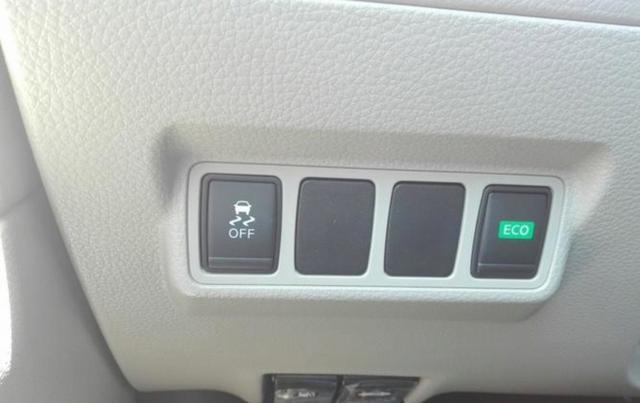 日产轩逸防滑系统超厉害！紧急刹车稳如老狗全靠它