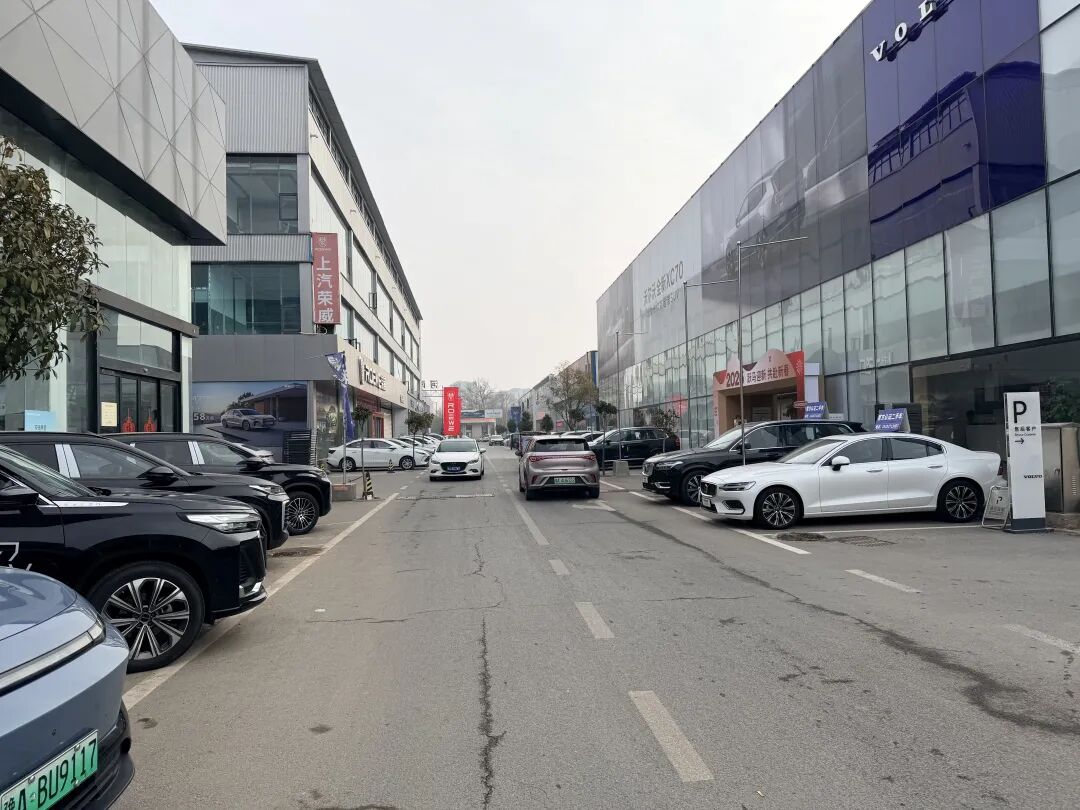 2026车市开局冰火两重天，冰冷预测与火热数据反差之谜