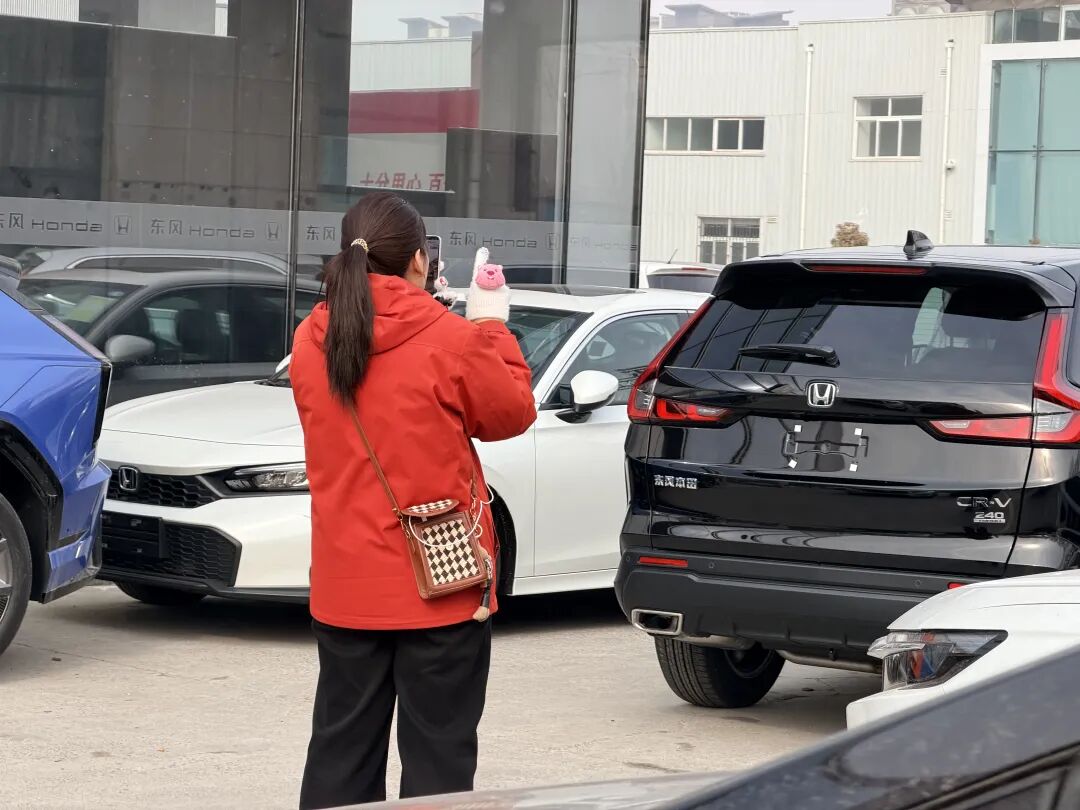 幻觉车图片_幻觉是什么牌子的车_