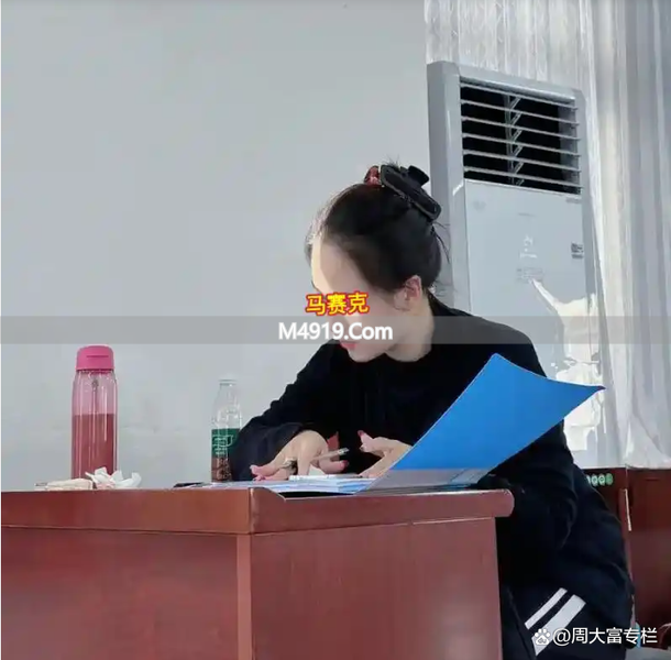 女教师与大二学生恋爱被辞退 成年人的自由恋爱为何不被允许