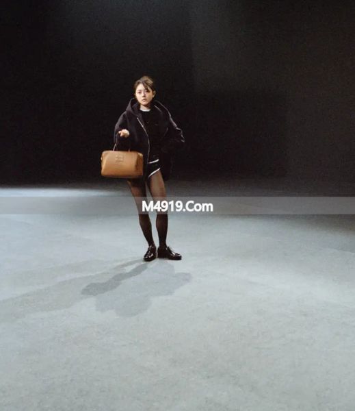 赵今麦MiuMiu海报遭全网吐槽！网友：丑笑了！仇人看了都释怀_赵今麦MiuMiu海报遭全网吐槽！网友：丑笑了！仇人看了都释怀_